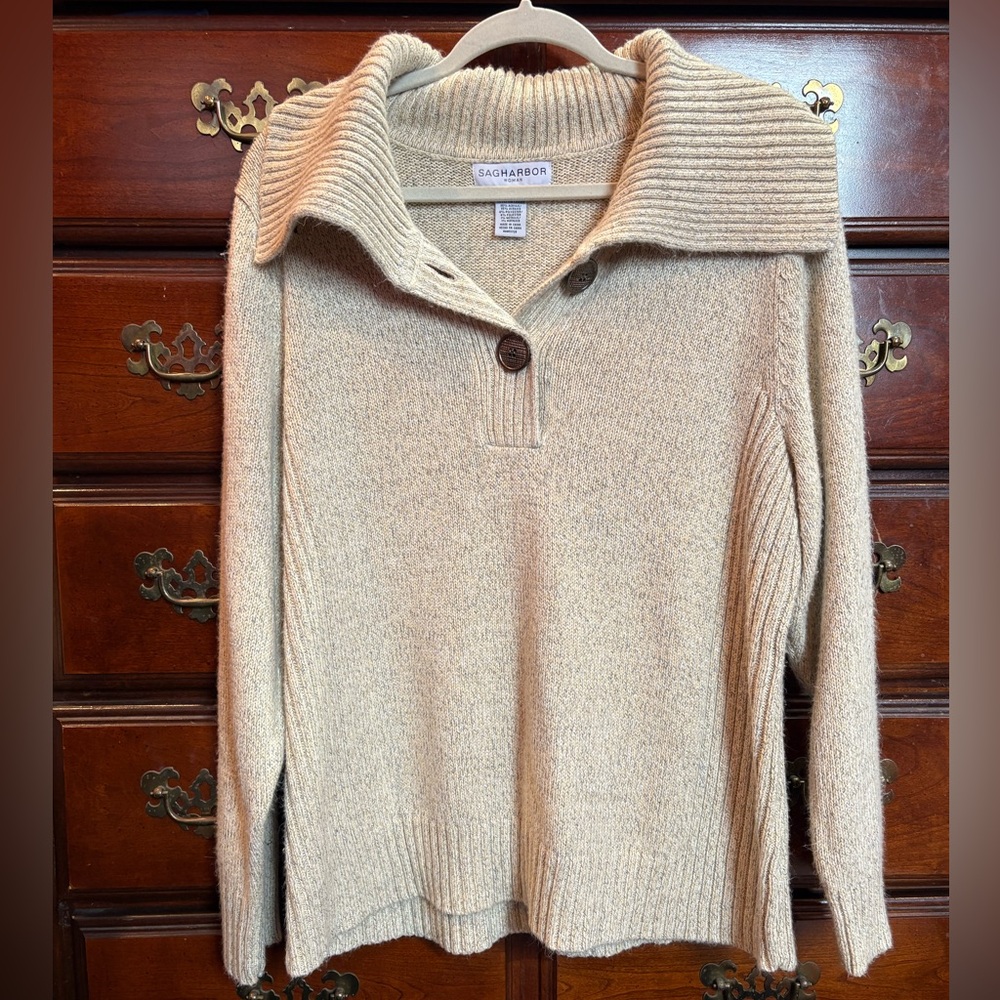 Sag Harbor Woman Neutral Cream Ribbed Pullover Sweater